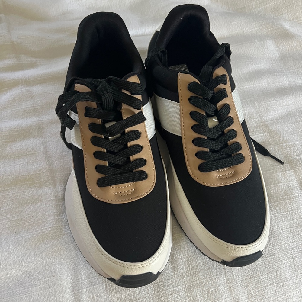 Dolce Vita Black White Tan Low-Top Sneakers